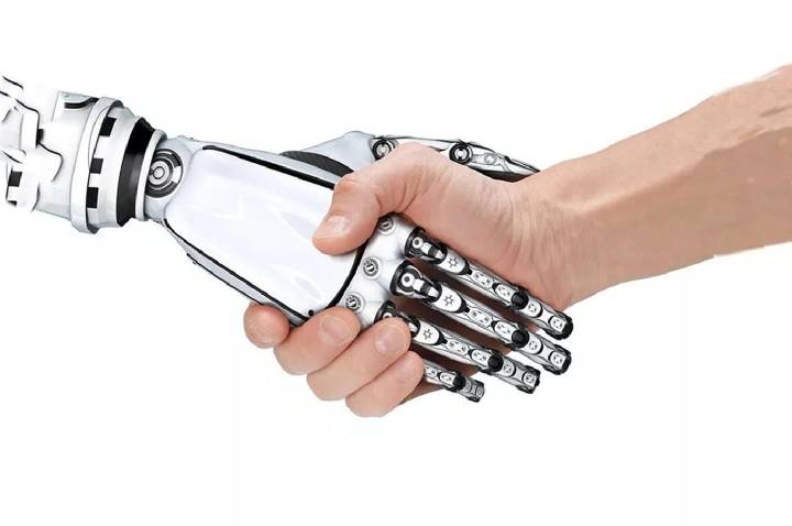 A máquina aprende emoções enquanto o humano desaprende a sentir