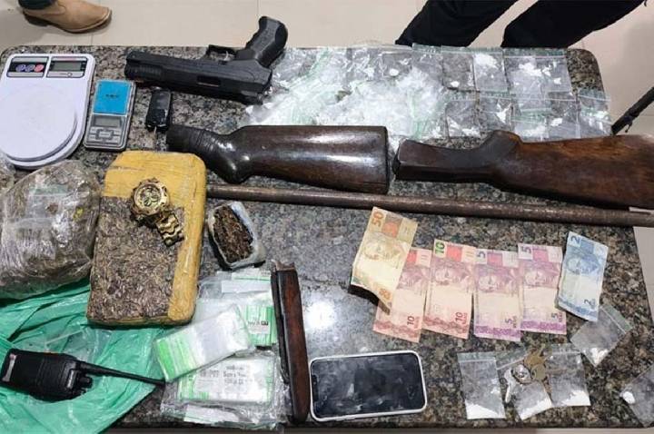 CACOAL - Polícia localiza depósito de 132 kg de drogas em chácara