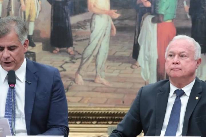 CCJ aprova PEC do fim da jornada de trabalho 6x1 e tema avança na Câmara