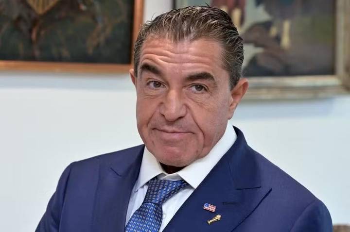 Conselheiro de Trump afirma que brasileiras são programadas para arrumar confusão: 'raça maldita'