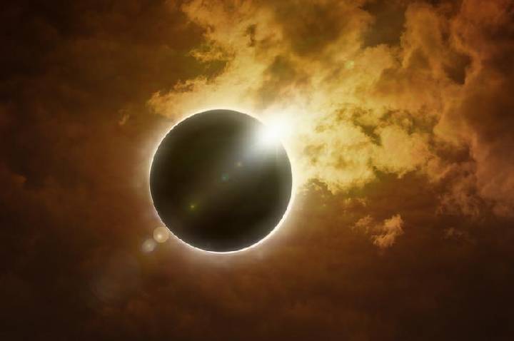 Eclipse solar do século o dia vai virar noite, cientistas afirmam; veja a data