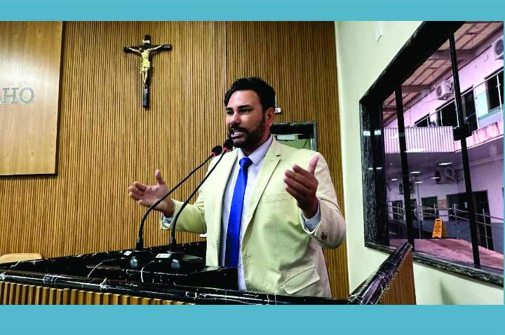 ESCÂNDALO NA Denúncia: Rodoviária, um único painel de mídia recebe R$ 200 mil mensal; Marcos Combate exige transparência