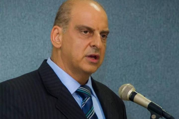 Juiz Mário Milani é agraciado com o título de cidadão honorário de Cerejeiras/RO