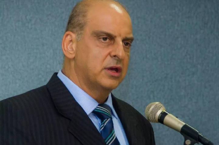 Juiz Mário Milani é agraciado com o título de cidadão honorário de Cerejeiras/RO