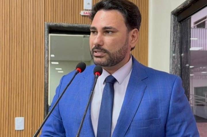 QUEBRA DE DECORO: Vereador é acusado de agredir jornalista na Câmara Municipal
