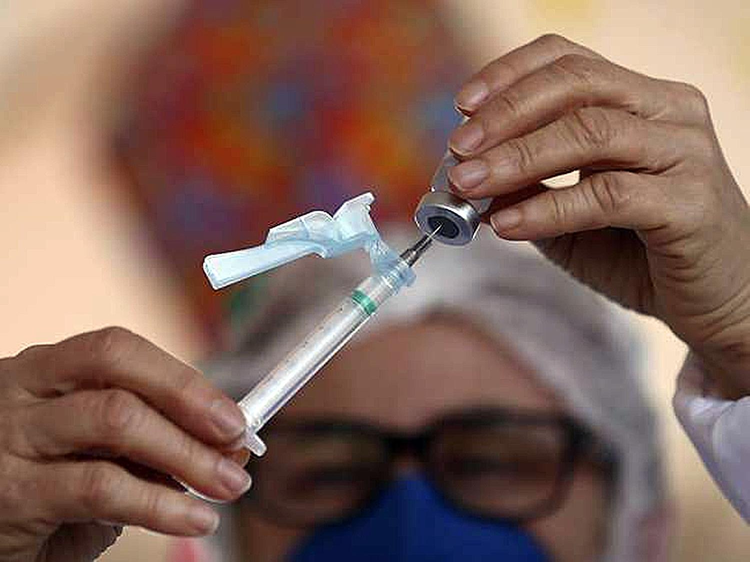 Anvisa aprova registro e Brasil terá vacina 100% nacional