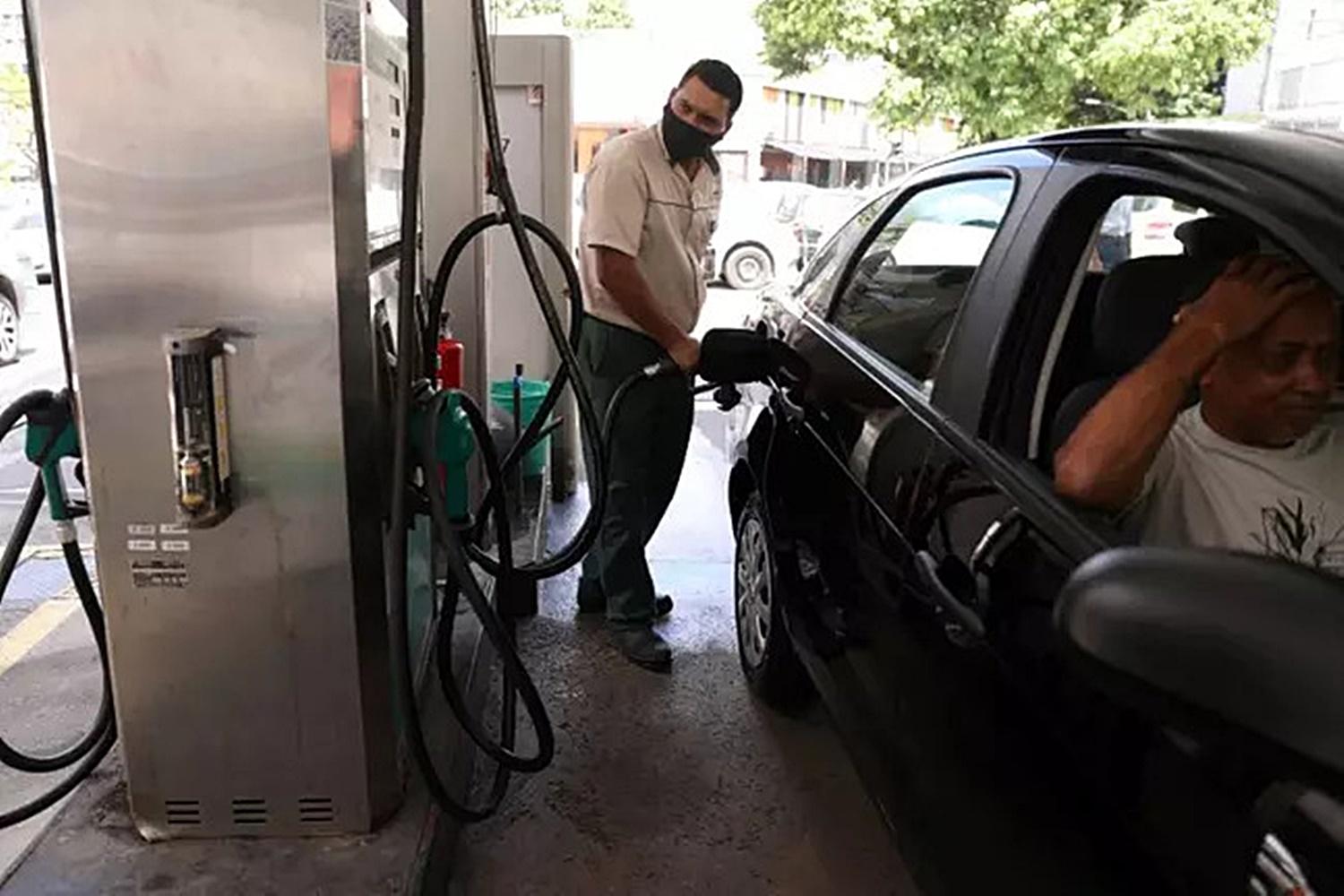 Gasolina é a grande vilã da inflação, a maior de março em 28 anos