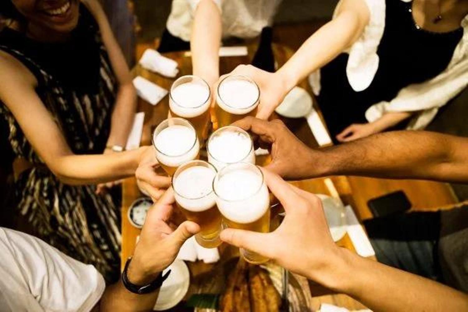 Beber uma cerveja por dia pode fazer bem para o intestino, diz estudo