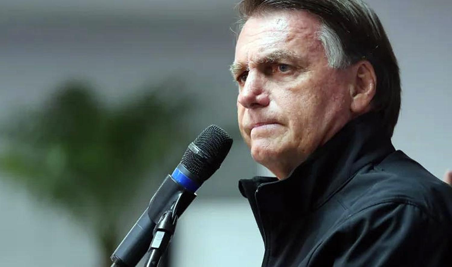 Bolsonaro  desobriga uso de recursos do pré-sal para saúde e educação