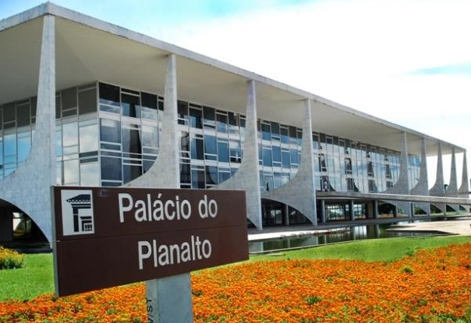 Governo avalia decretar calamidade para conter alta dos combustíveis