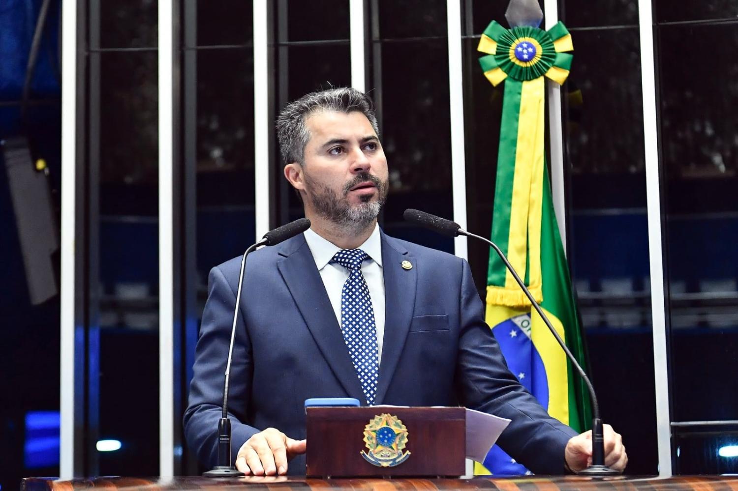 Projeto de Marcos Rogério dá poderes a Bolsonaro sobre preço de combustíveis