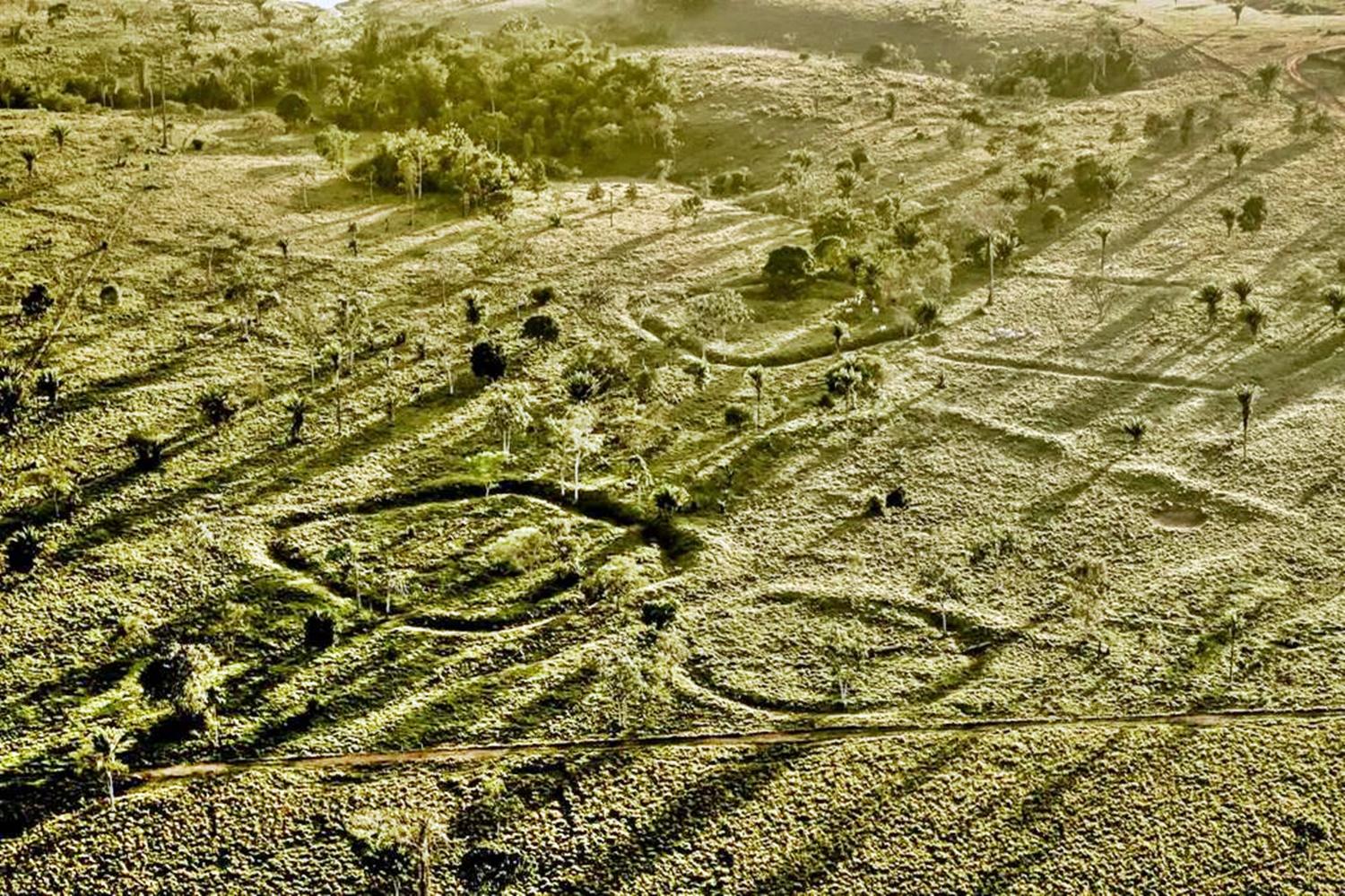 Novos geoglifos são registrados por fotógrafo durante sobrevoo no Acre 