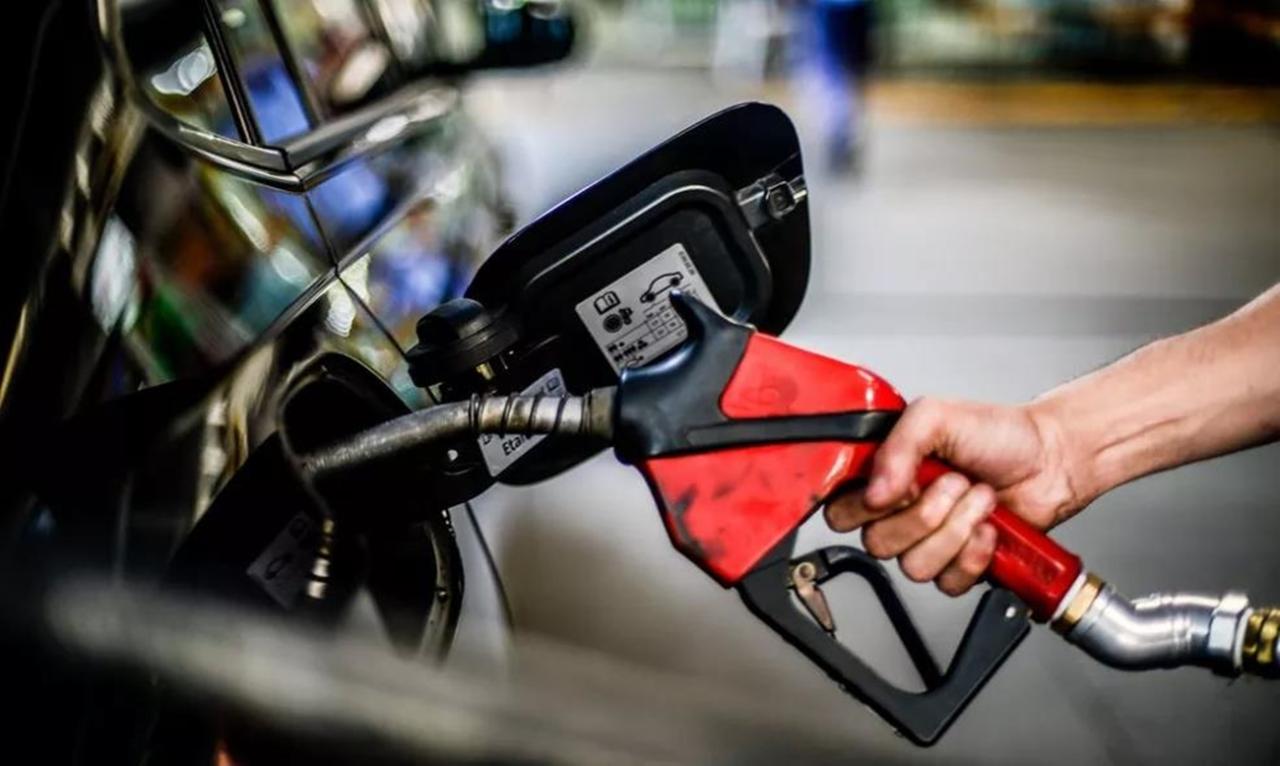 Gasolina sobe pela terceira semana consecutiva