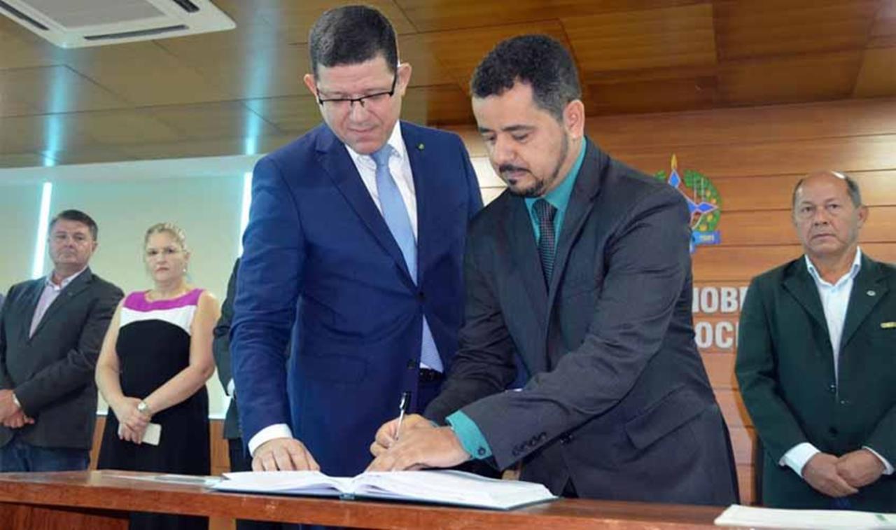  Servidores da EMATER denunciam assédio eleitoral dentro da estatal:  Marcos Rocha vai responder na Justiça