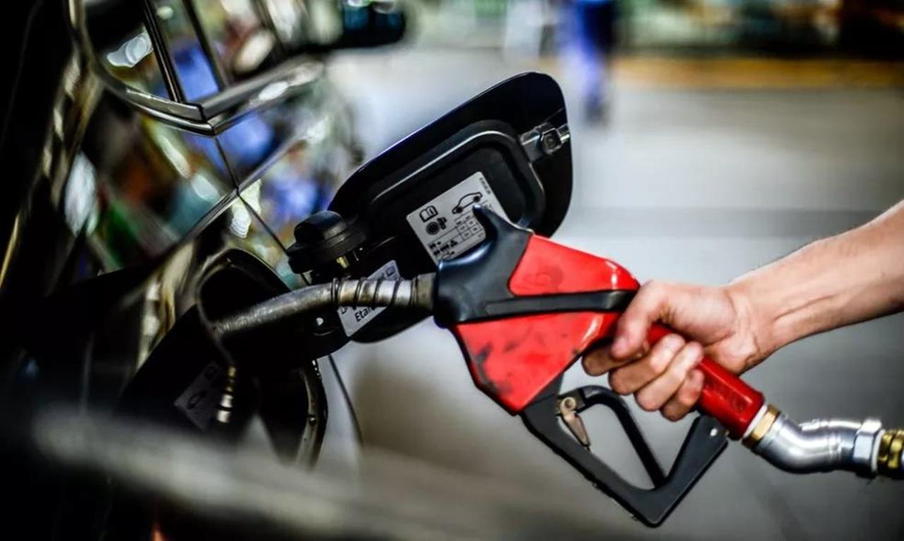 Preço da gasolina sobe nos postos pela quarta semana seguida