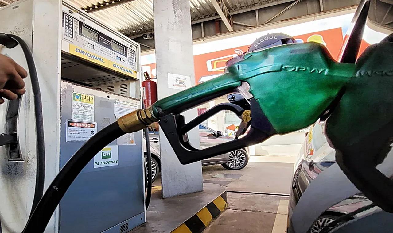Gasolina fecha janeiro custando R$ 5,10 em Rondônia; compare a média
