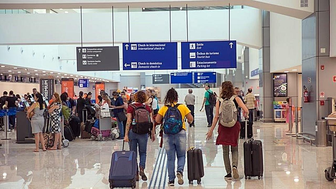 Gol, Azul e Latam procuram Governo Federal para parceria em programa para baratear passagens