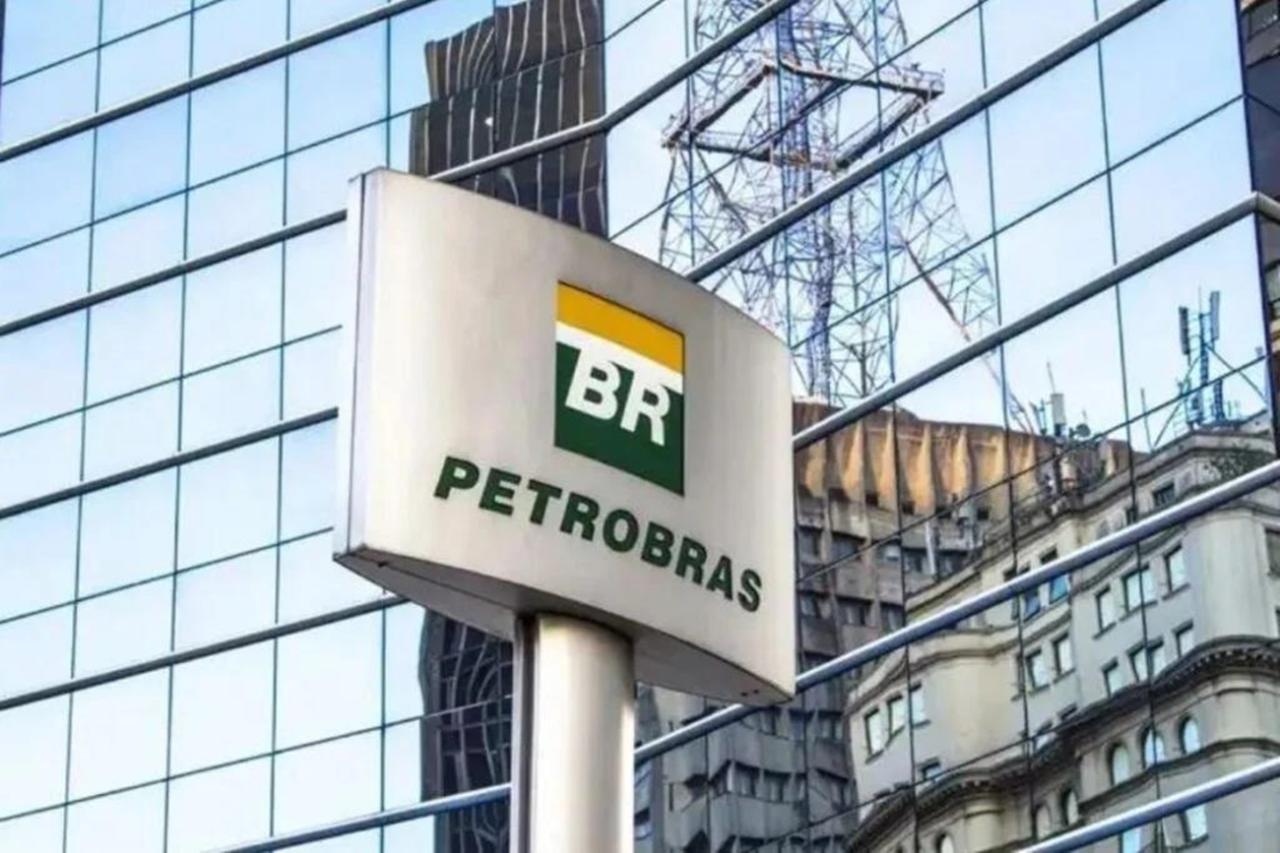 Governo freia aumento de salários da diretoria da Petrobras