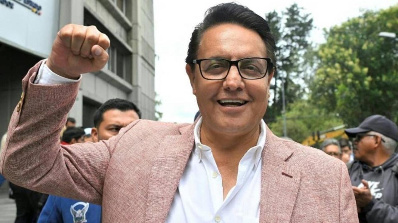 Candidato a presidente do Equador é assassinado com tiros na cabeça