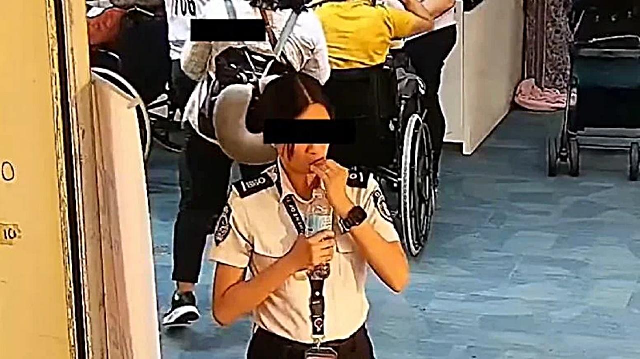 VÍDEO: agente aeroportuária engole 300 dólares de passageiro durante revista; veja vídeo