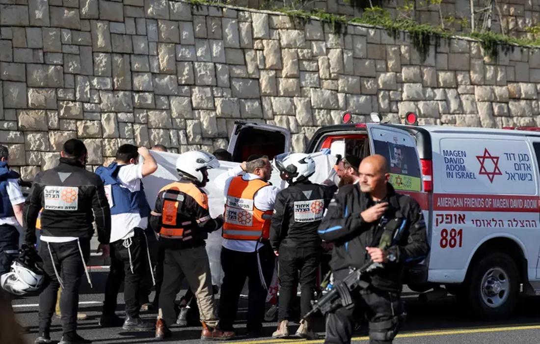 Ataque a tiros deixa três pessoas mortas e várias feridas em Jerusalém