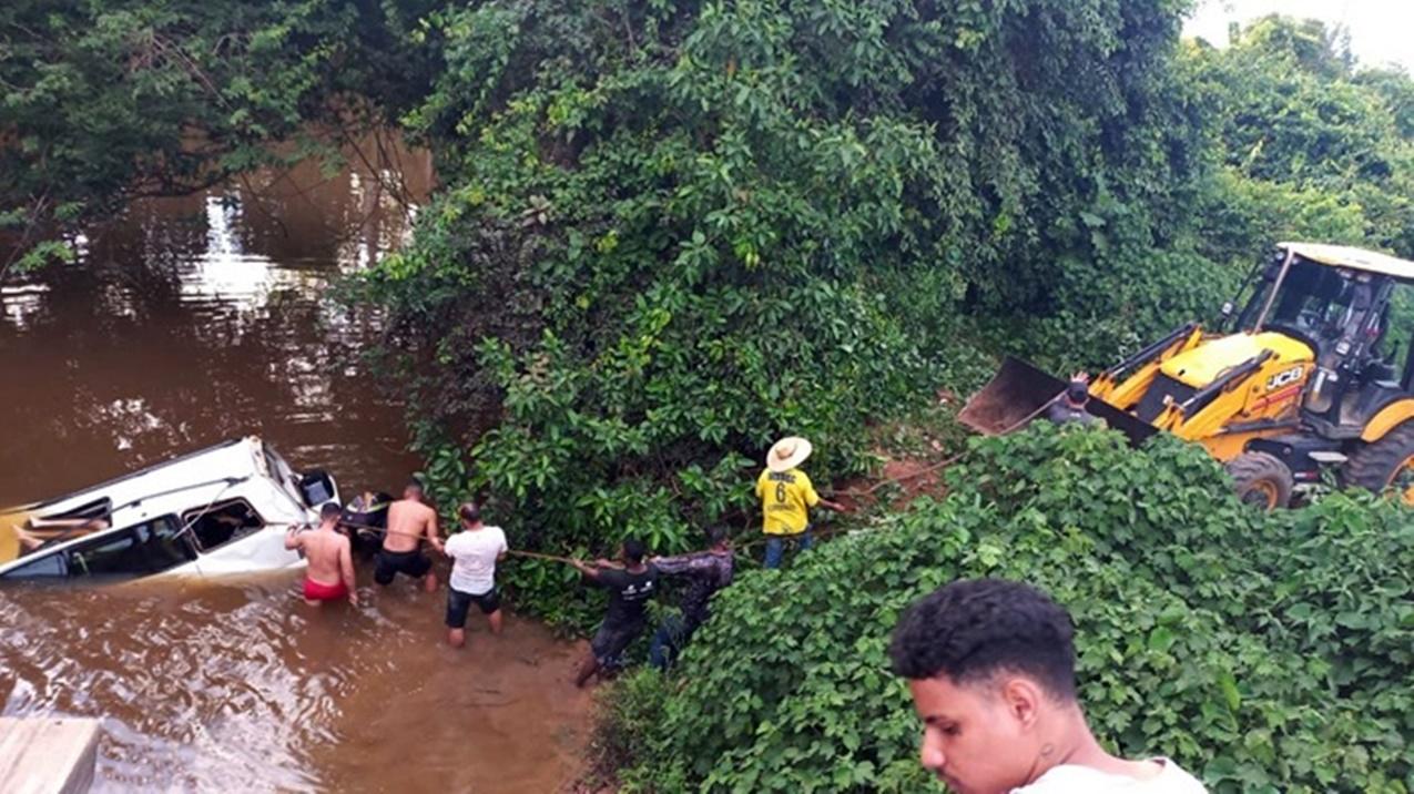 VÍDEO: Acidente de trânsito deixa 5 mortos em Pimenteiras do Oeste