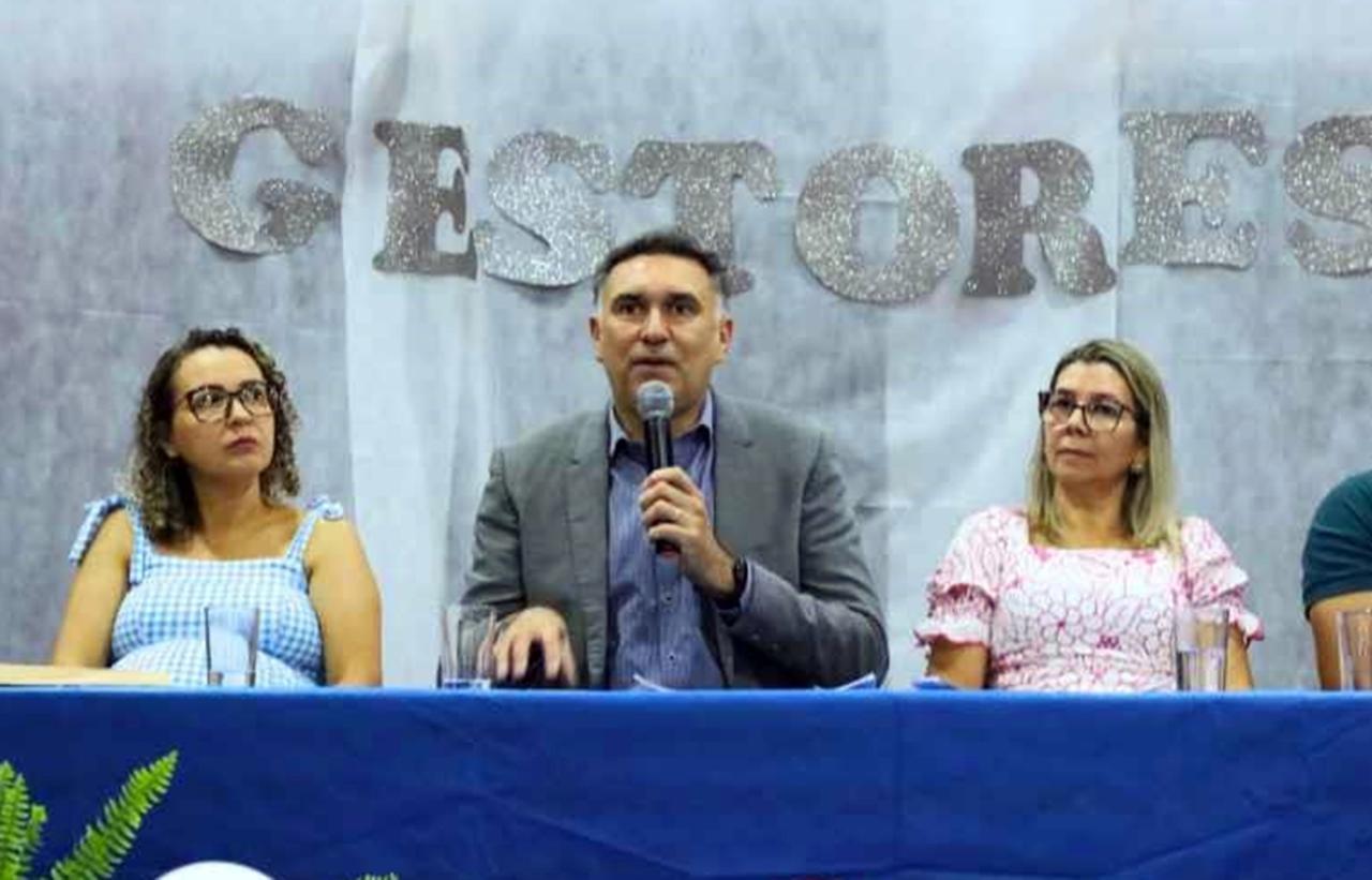 PIMENTA BUENO - Posse dos Diretores e Vice-Diretores de escolas marca compromisso com a excelência educacional