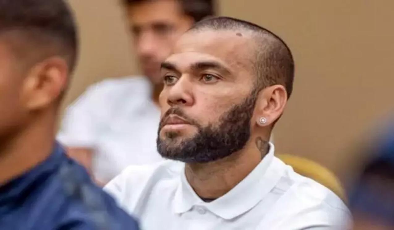 Detento que dividiu cela com Daniel Alves revela plano de fuga do ex-jogador, preso na Espanha