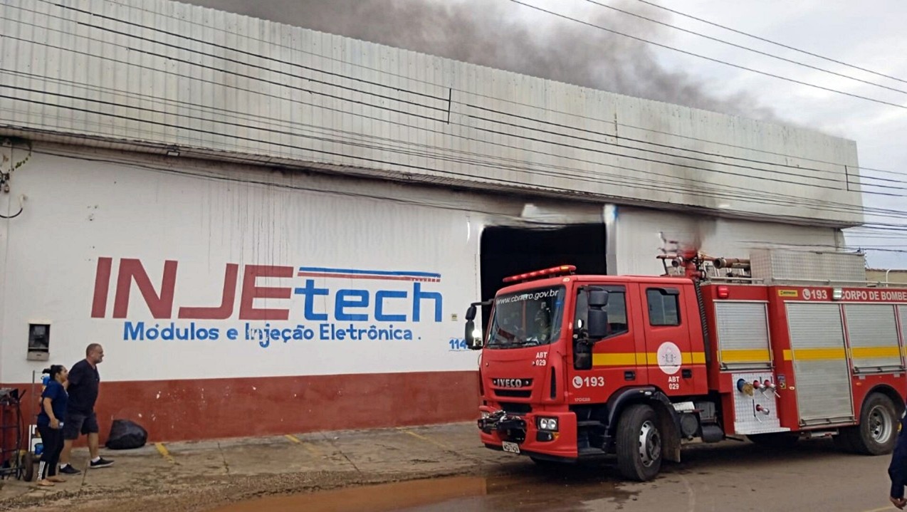 Incêndio atinge oficina na zona sul de Porto Velho