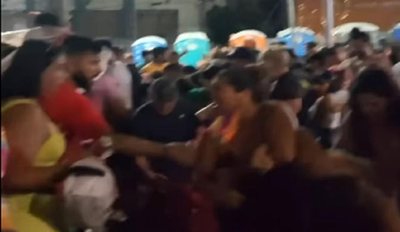 Vídeo mostra correria no Mercado Cultural após PM disparar bombas de efeito moral