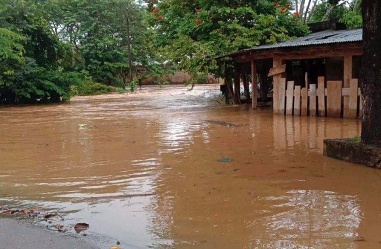 Cacoal em alerta vermelho! Vários pontos de alagamento são registrados após fortes chuvas