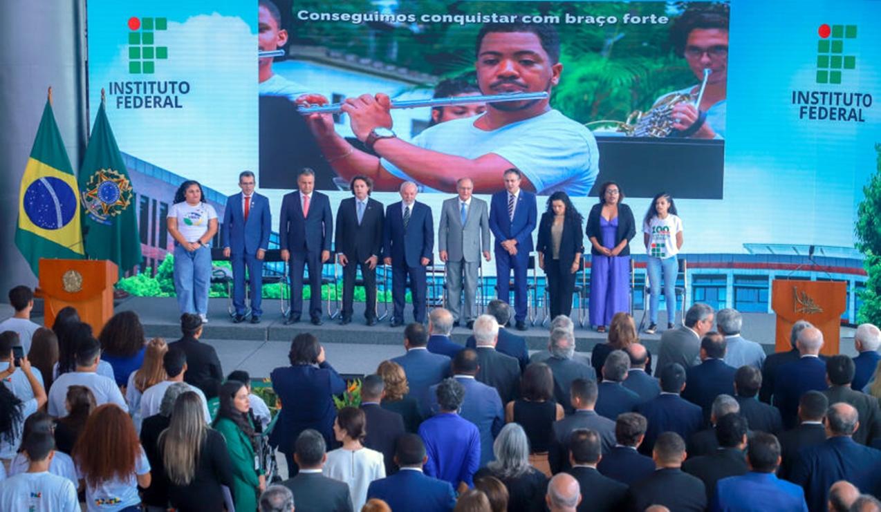 Confúcio Moura comemora a expansão dos Institutos Federais no Brasil
