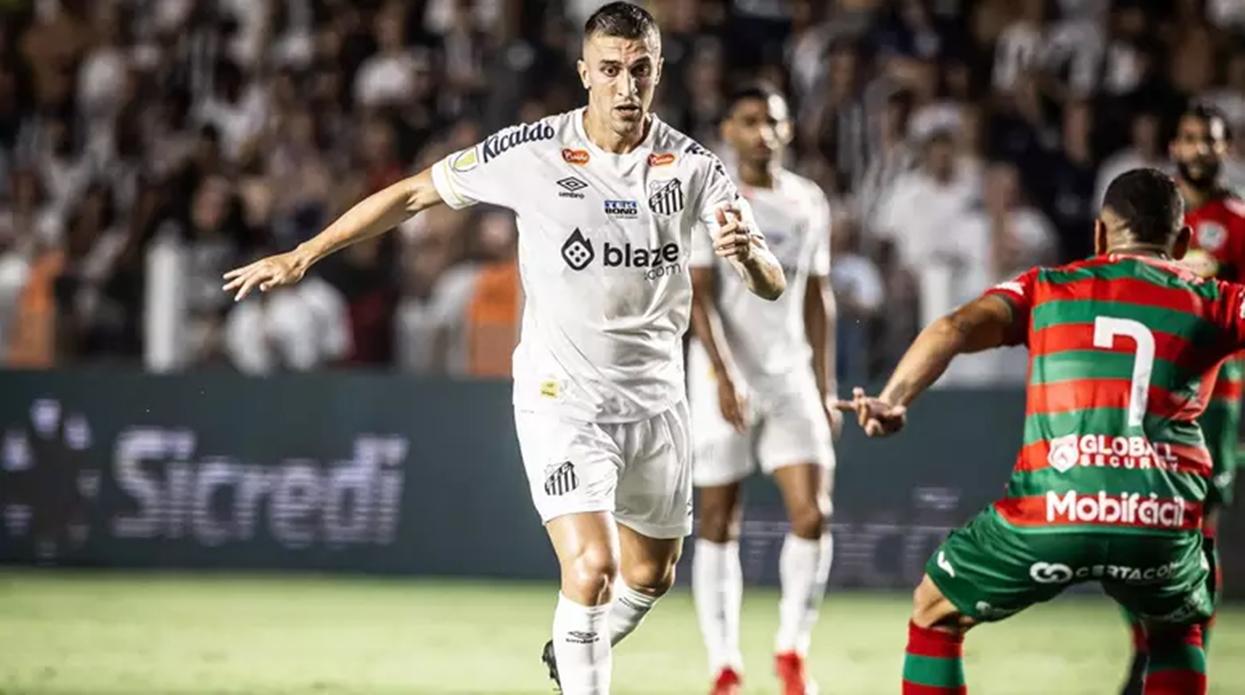 Nos pênaltis, Santos vence a Portuguesa e garante vaga nas semifinais do Campeonato Paulista