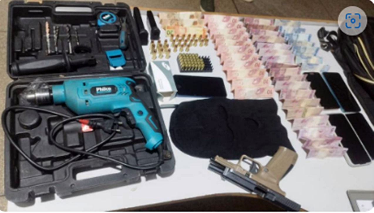 Polícia encontra esconderijo de facção criminosa e apreende pistola que teria sido usada para matar homem e cachorro, em Vilhena