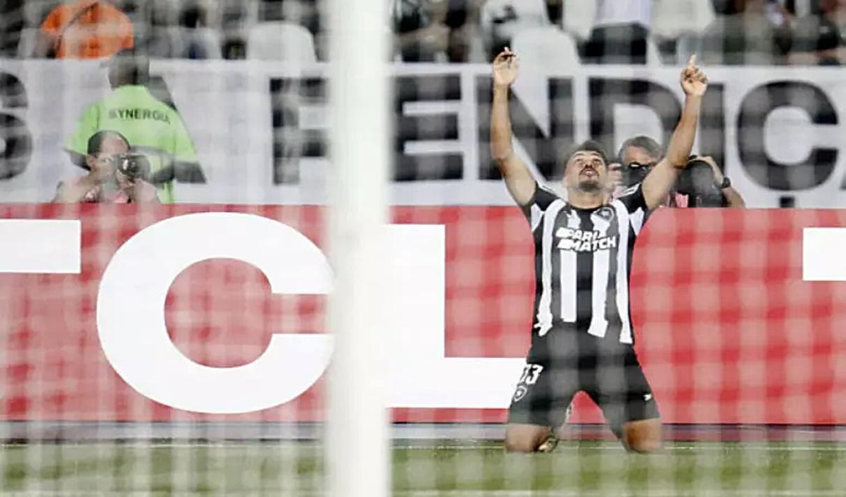 Botafogo tira invencibilidade do Universitario e avisa que está vivo na Libertadores
