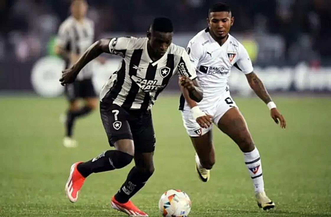 Botafogo vence a LDU em casa e ganha fôlego na Libertadores