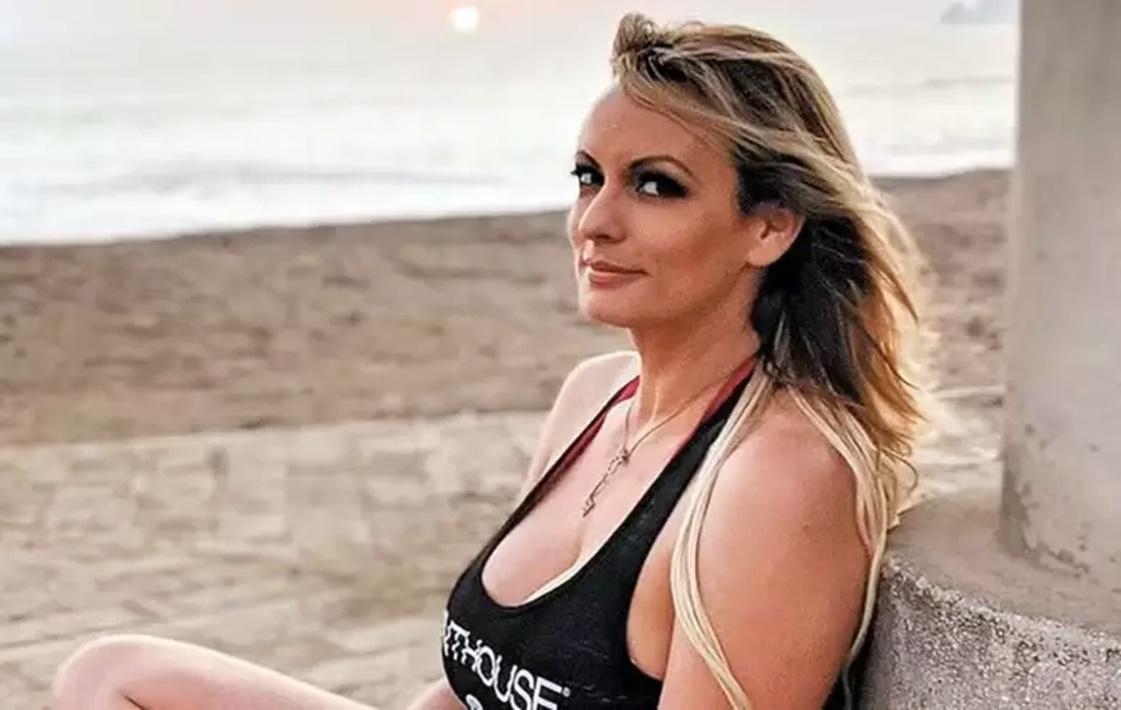 'Foi horrível, mas eu não disse não', diz atriz pornô sobre relação com Donald Trump