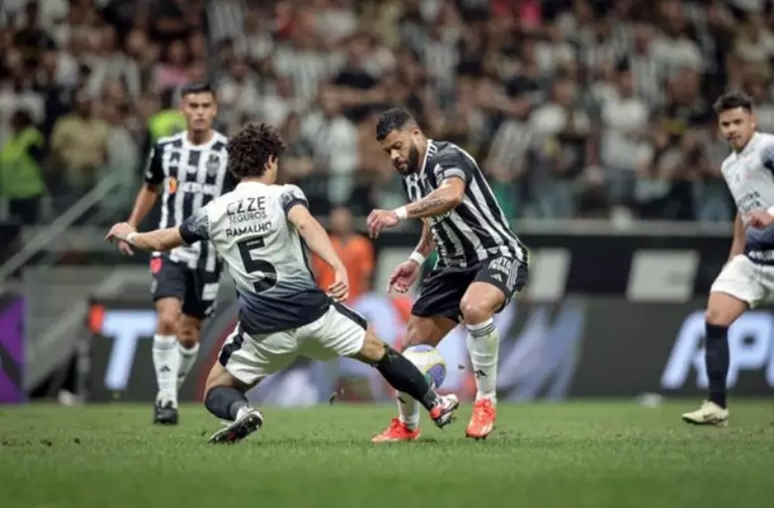Hulk garante a duríssima vitória do Atlético sobre o Corinthians