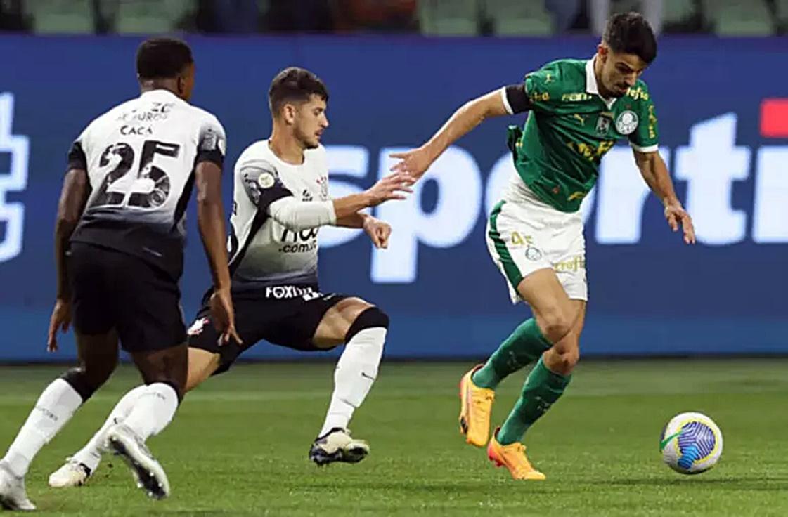 Palmeiras vence o Corinthians e afunda o rival no Brasileirão