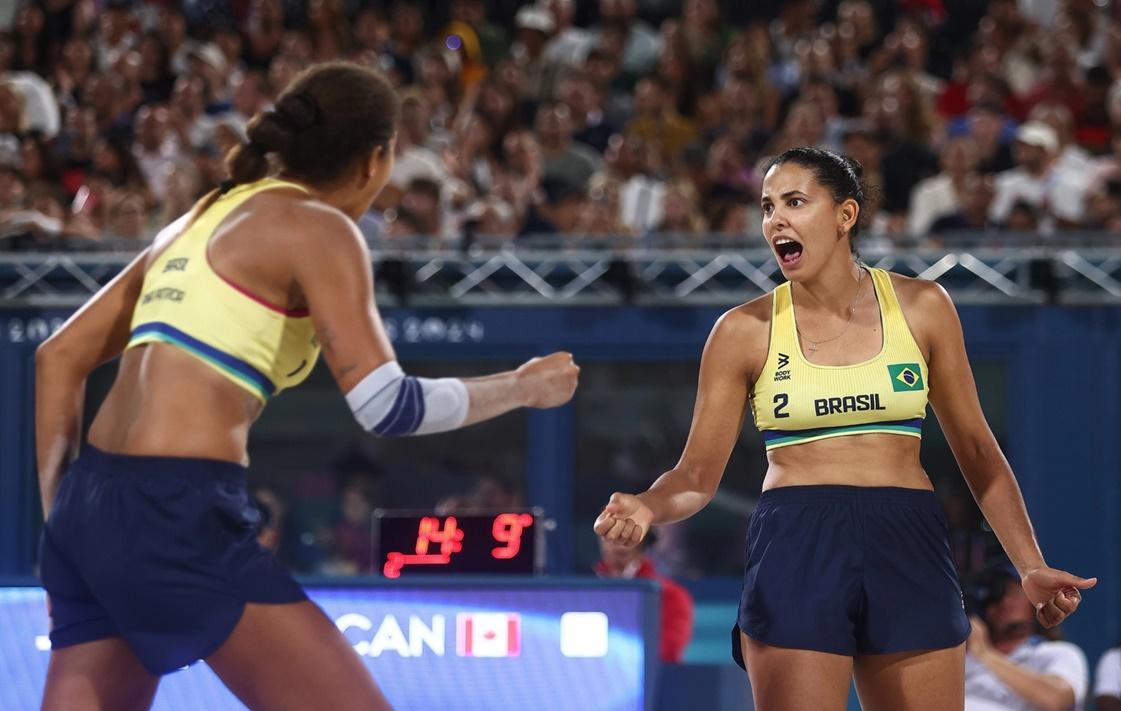 Ana Patrícia e Duda levam o ouro e colocam vôlei de praia feminino no topo olímpico após 28 anos