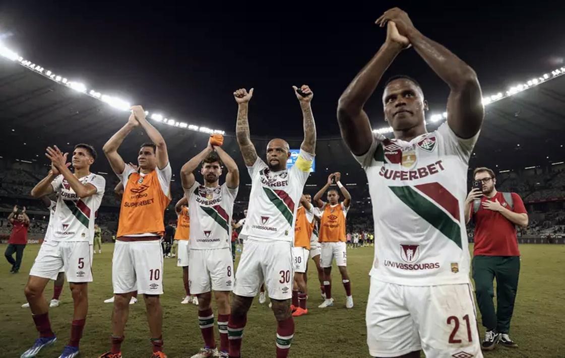 Fluminense deixa a zona de rebaixamento após de três meses