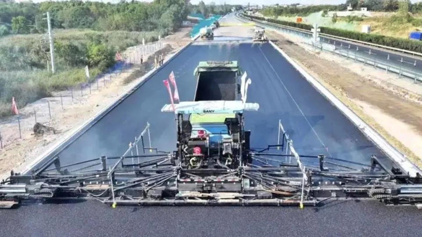 China inaugura novo paradigma na construção de estradas: 157 quilômetros, 10 máquinas e um total de zero humanos