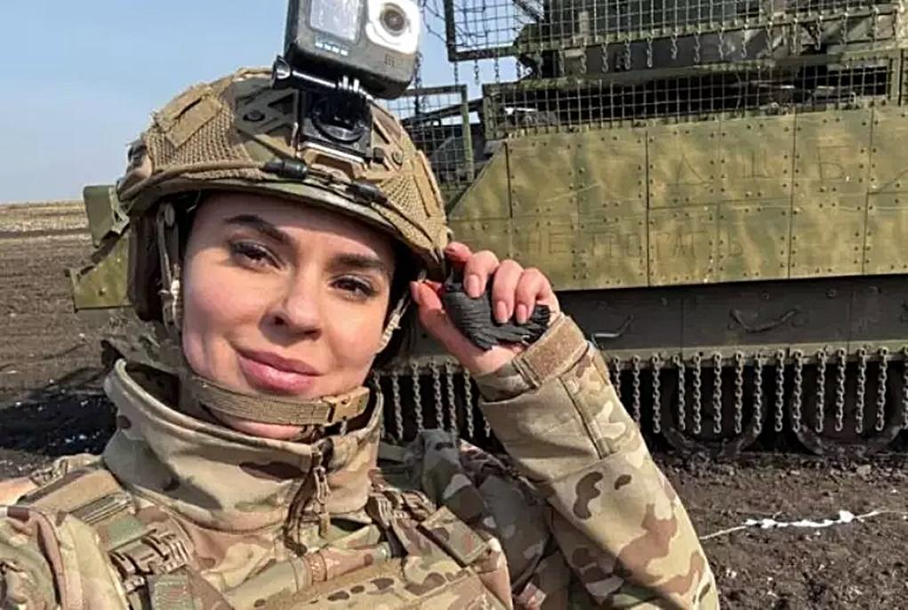 Repórter de TV russa morre em explosão de mina terrestre na fronteira com a Ucrânia