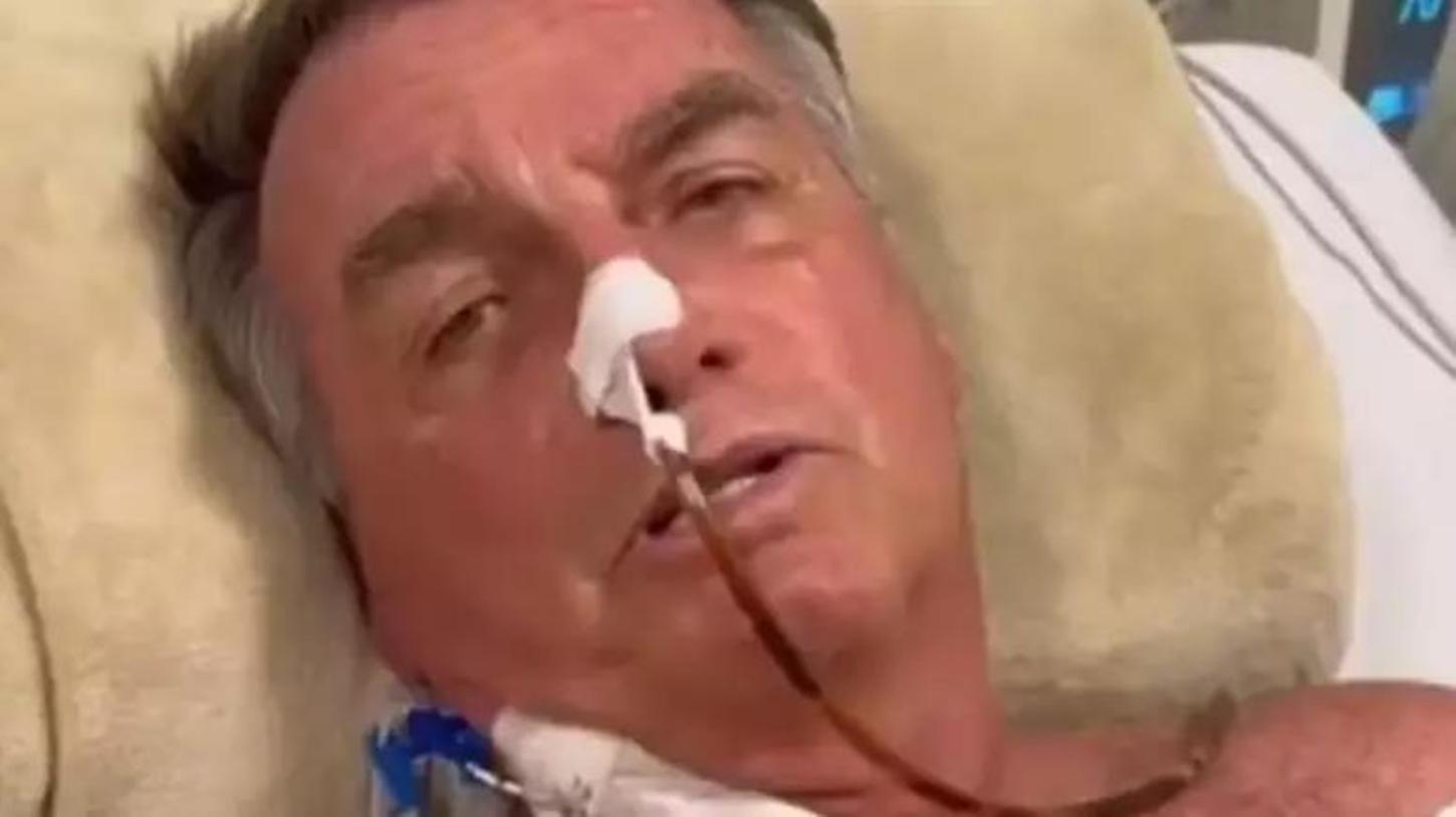 Cirurgia de Bolsonaro já dura 6 horas; ex-presidente passa por procedimento para reconstruir parede abdominal