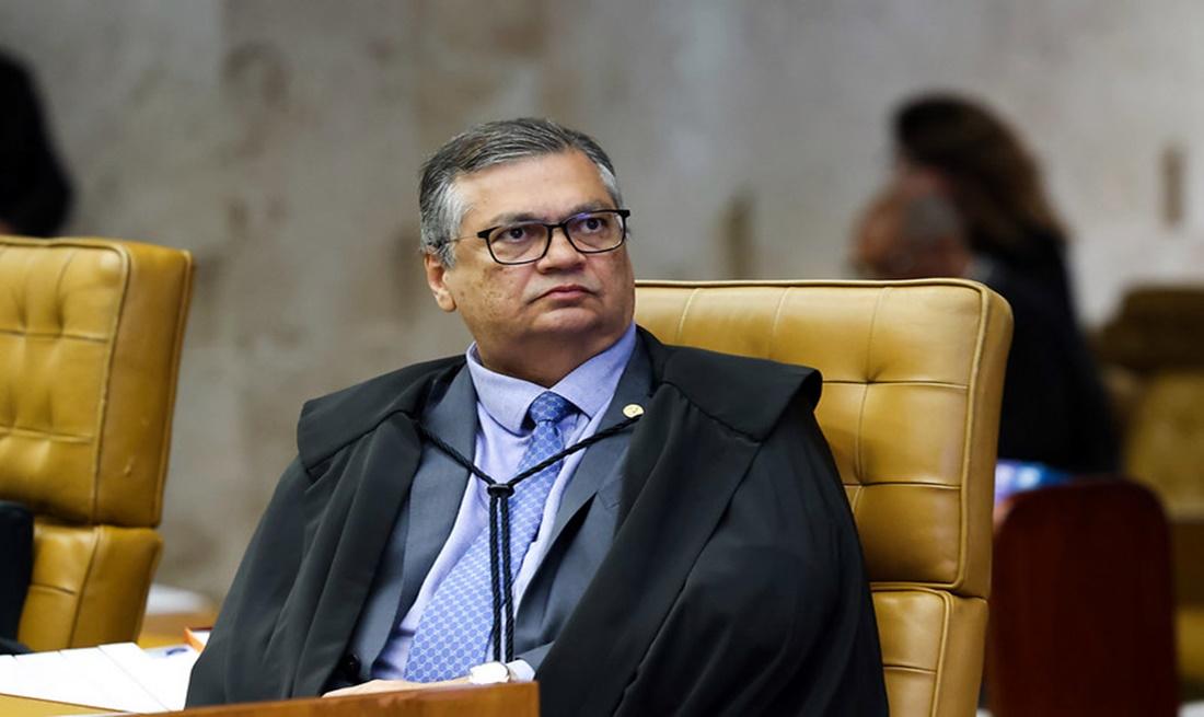 Dino intima líder do PL para esclarecer ameaça sobre emendas de comissão