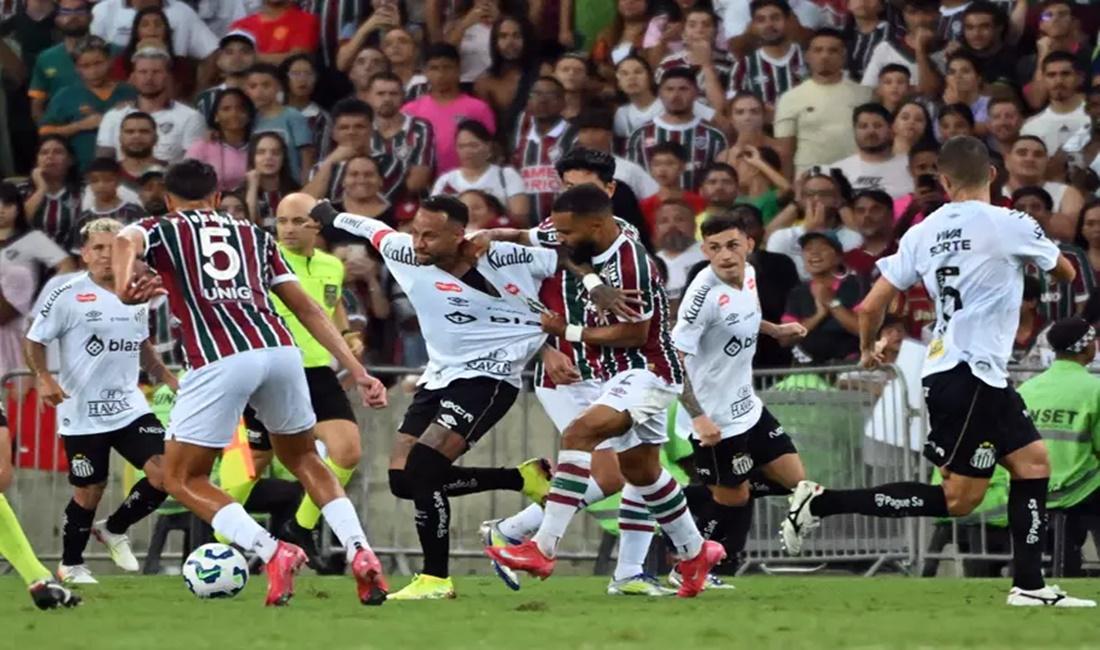 Neymar esbanja impaciência, Santos patina com futebol insosso e perde do Fluminense