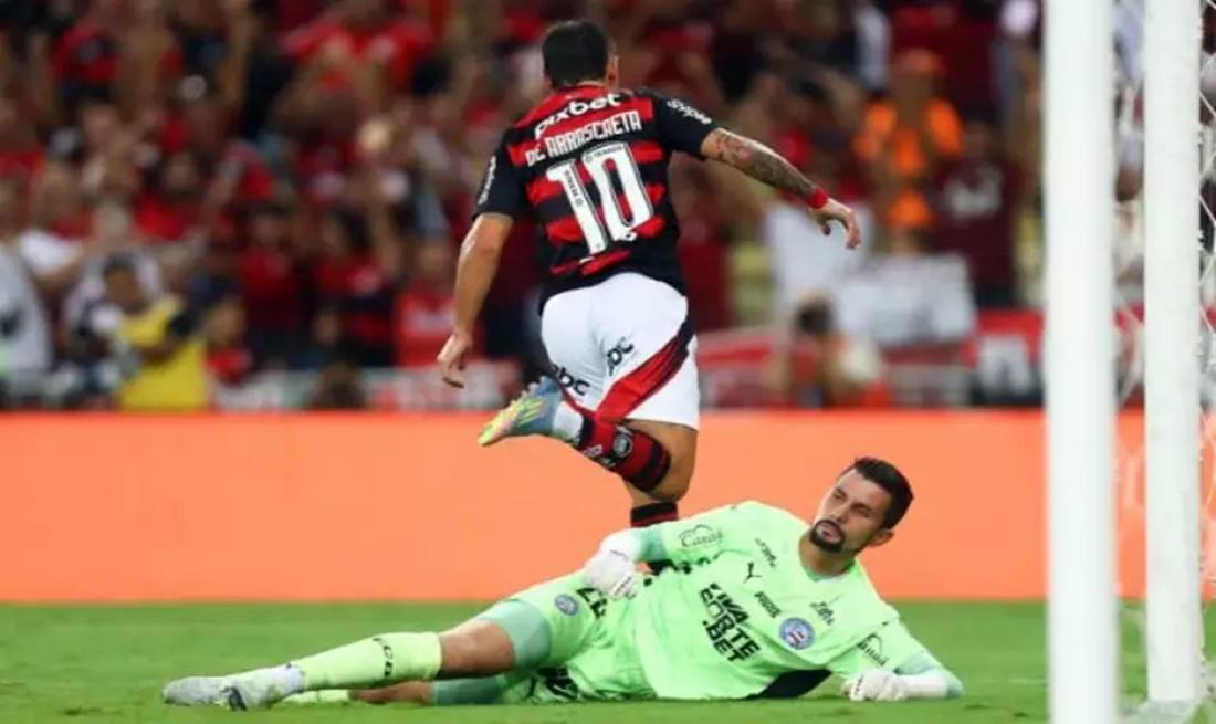 Arrascaeta decide, Flamengo vence Bahia e dorme na liderança