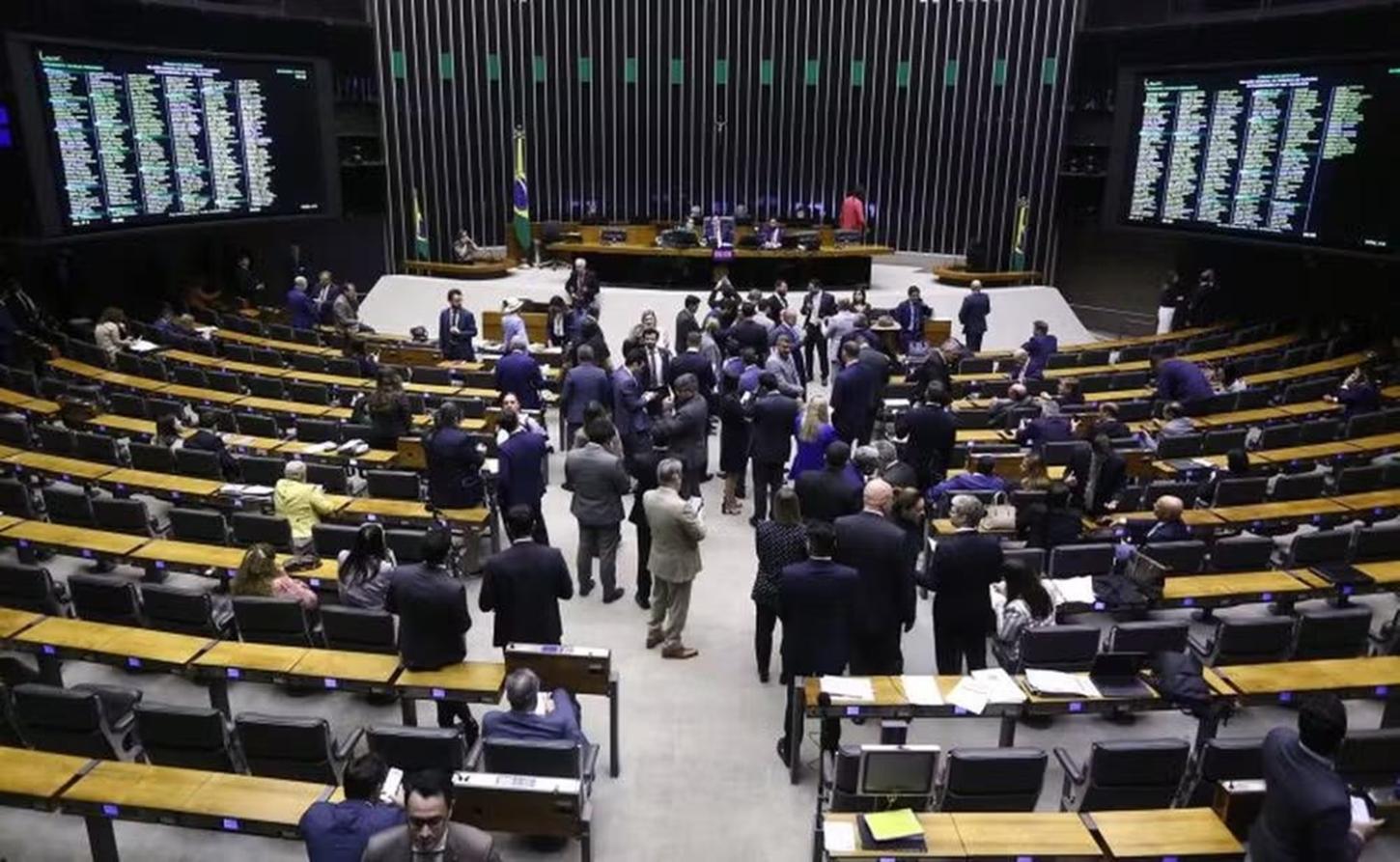 Câmara aprova projeto que cria 18 novas vagas de deputados federais; veja estados que vão ganhar cadeiras