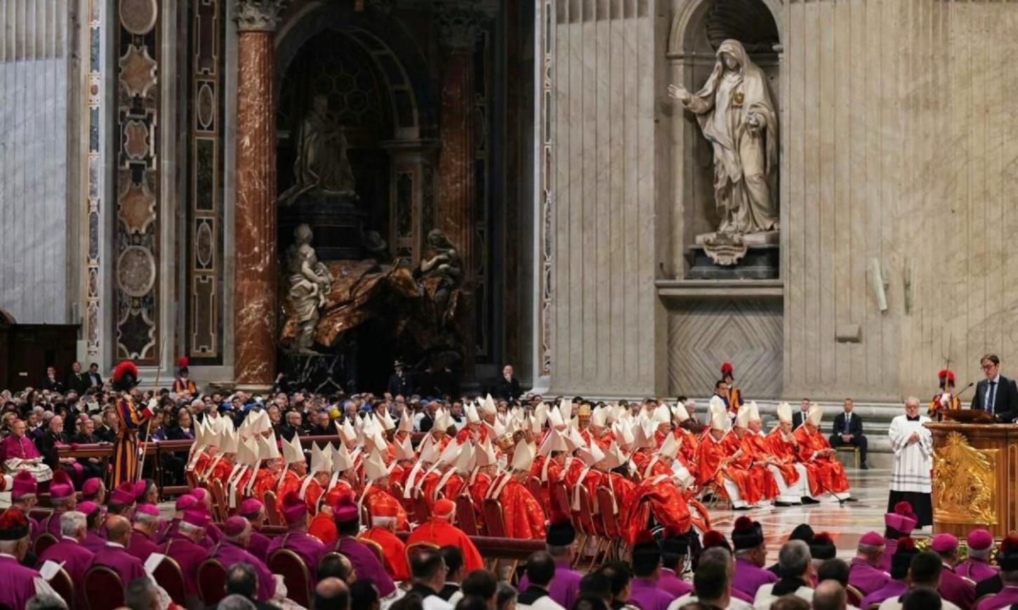 Cardeais celebram última missa antes do conclave para eleição do papa