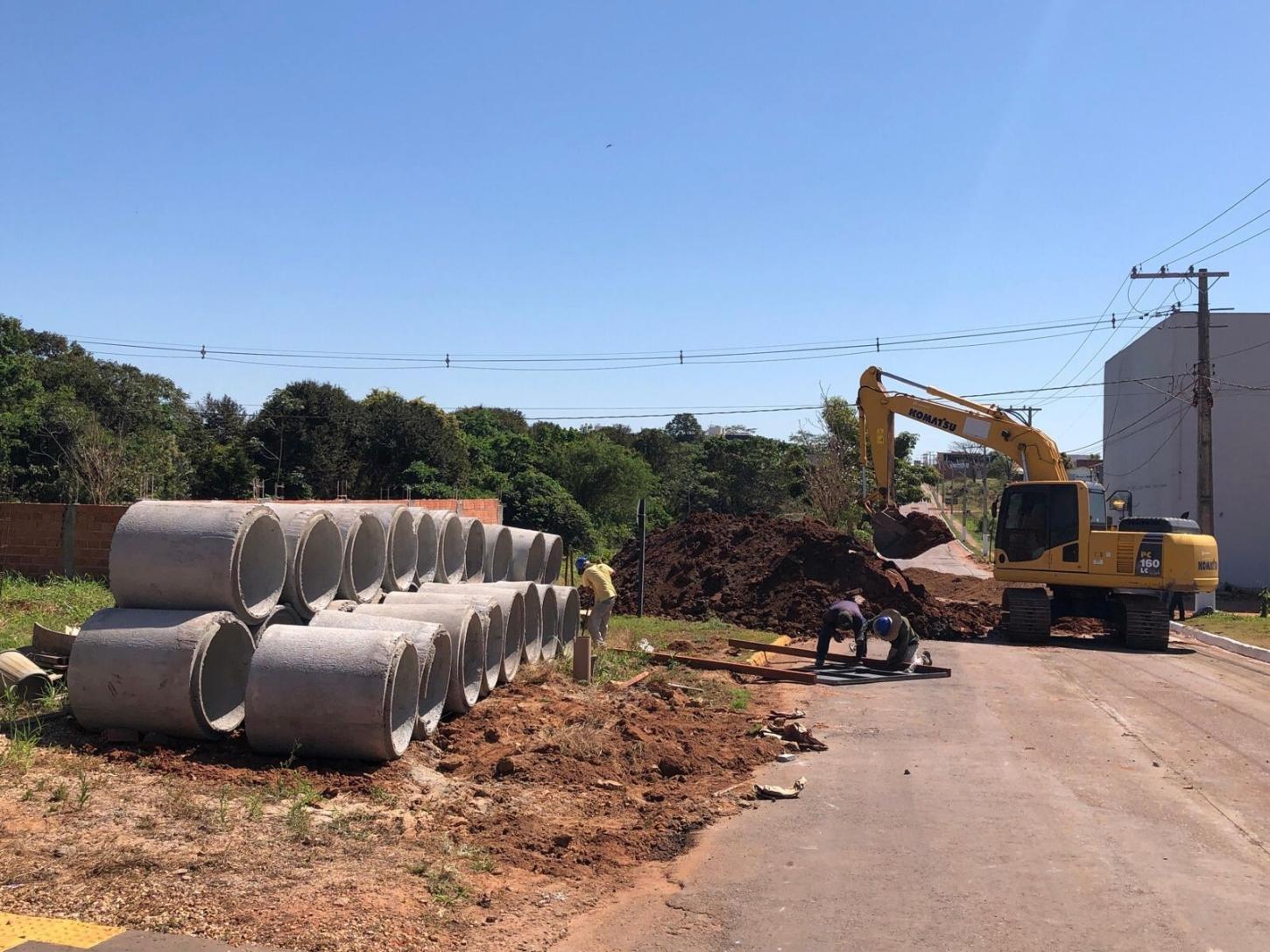 Cacoal - Copacabana recebe drenagem e asfalto com apoio de Cirone